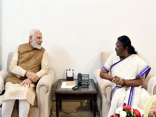 Prime Minister Narendra Modi (Left), Droupadi Murmu (right) (Photo:ANI)
