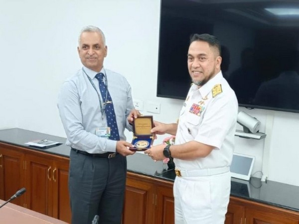 Malaysian naval Chief Admiral Tan Sri Mohd Reza Bin Mohd Sany meets Maritime Security Coordinator Vice Admiral G Ashok Kumar (Photo/ANI)