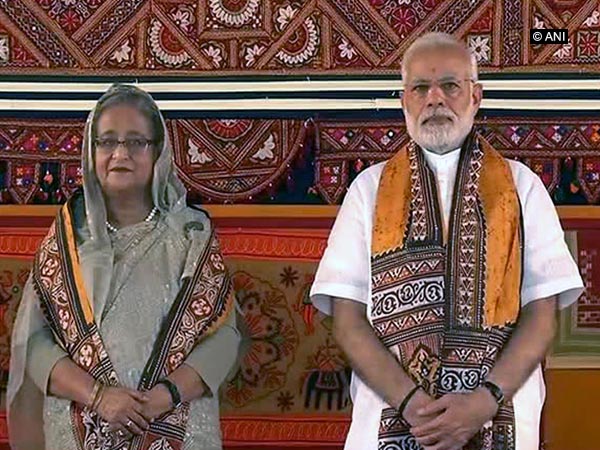 PM Narendra Modi (Right) and Sheikh Hasina (Left)