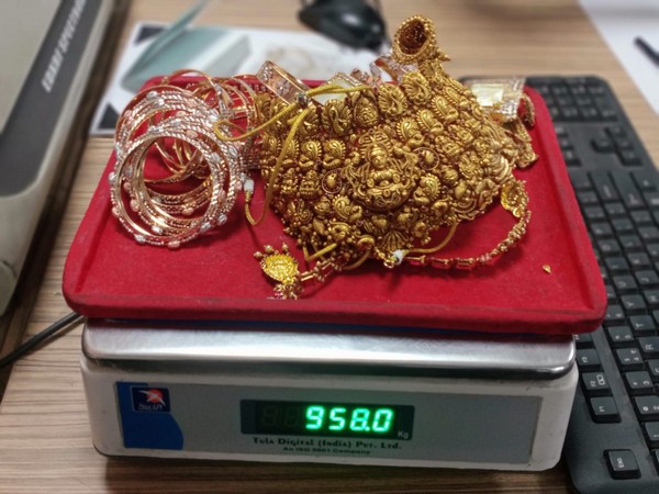 Jewellery seized by the Customs department (Photo/ANI)