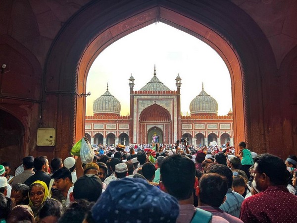 Dawat-E-Ishq! Visit Jama Masjid area for lip-smacking foods during Ramzan - Vimarsana News