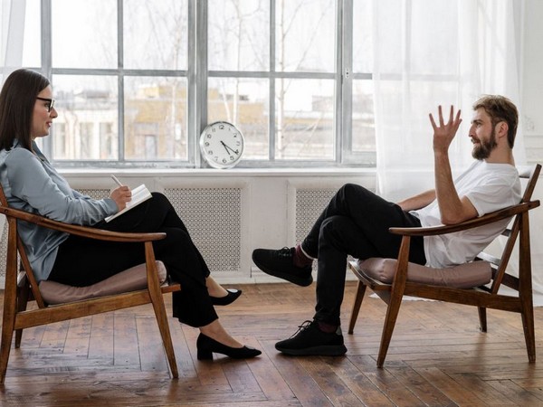 Talking therapies may lower risk of future cardiovascular disease - Vimarsana News