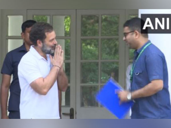 "Entire India resides in Rahul's house," says Mallikarjun Kharge as Rahul vacates official residence - Vimarsana News