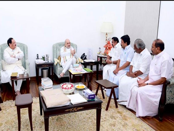 AIADMK leaders call on Amit Shah, Nadda to discuss political situation in Tamil Nadu - Vimarsana News