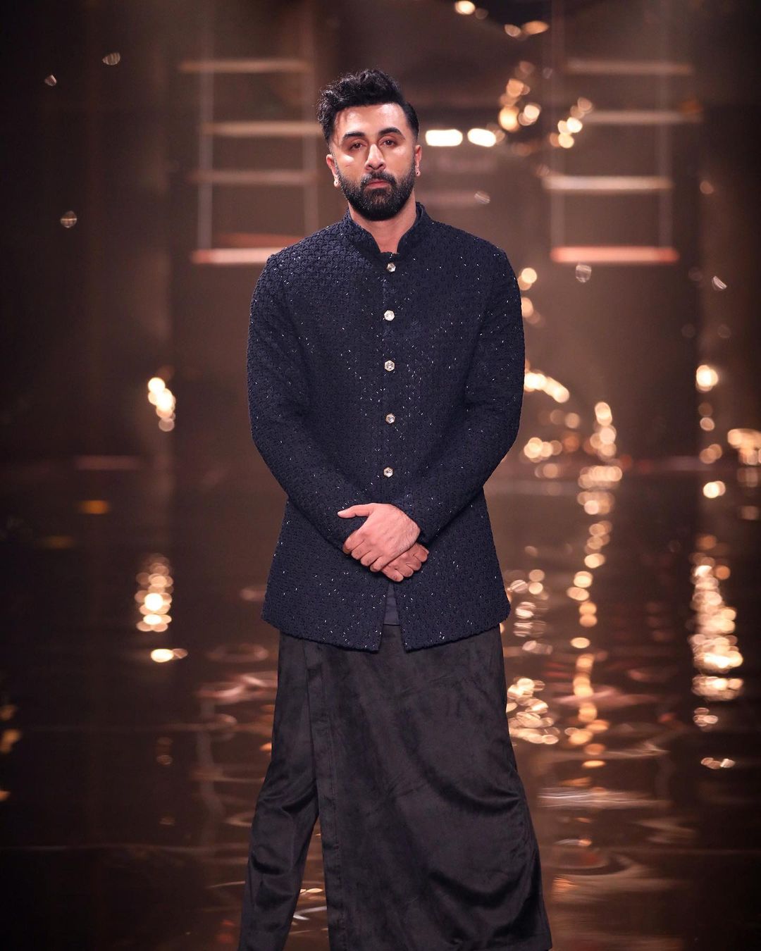 Ranbir Kapoor at ICW 2023! Actor Looks Ravishing in Shimmery Fusion Outfit  As He Turns Showstopper for Kunal Rawal (View Pics and Video)