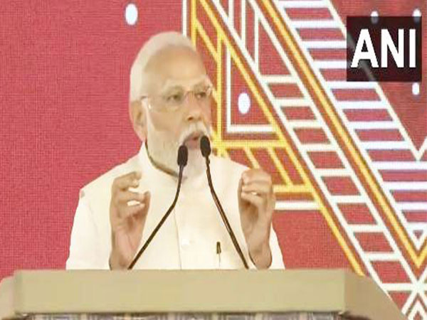 Narendra Modi addressing rally in Gwarlior (Photo: ANI)