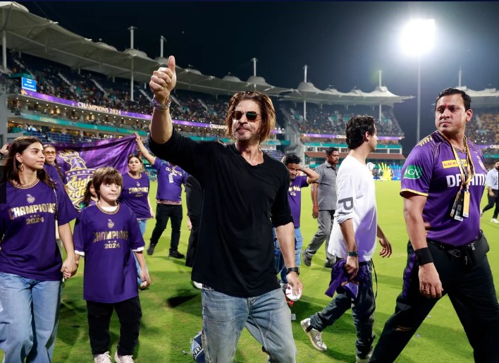 Shah Rukh Khan Celebrates KKR s IPL Win With His Family Team