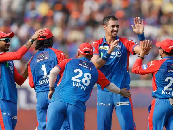 Mitchell Starc celebrating with his teammates. (Photo- IPL)