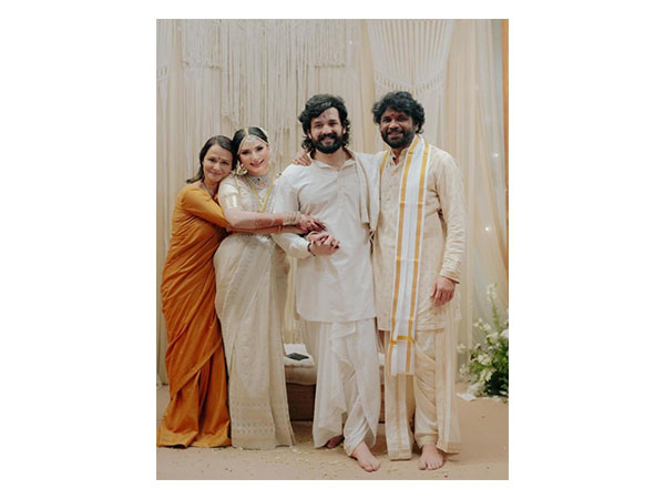 Akhil Akkineni and Zainab Ravdjee (Photo/X/@iamnagarjuna)