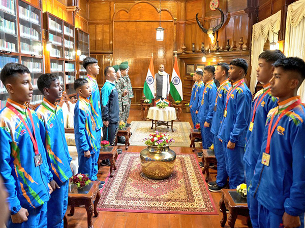 Meghalaya Governor CH Vijayashankar with Wushu cadets (Photo: Meghalaya Governor Secretariat)
