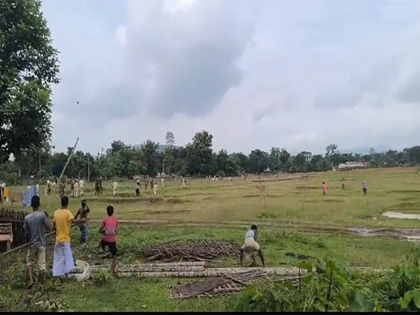 Police personnels attacked by miscreants in Assam's Goalpara (PhotoANI)