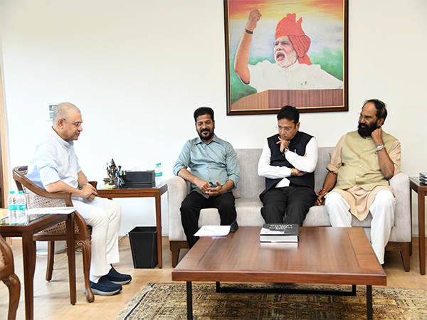 Telangana CM Revanth Reddy meets Union Minister Ashwini Vaishnaw to push for key IT and railway projects. (Photo/X/@TelanganaCMO)
