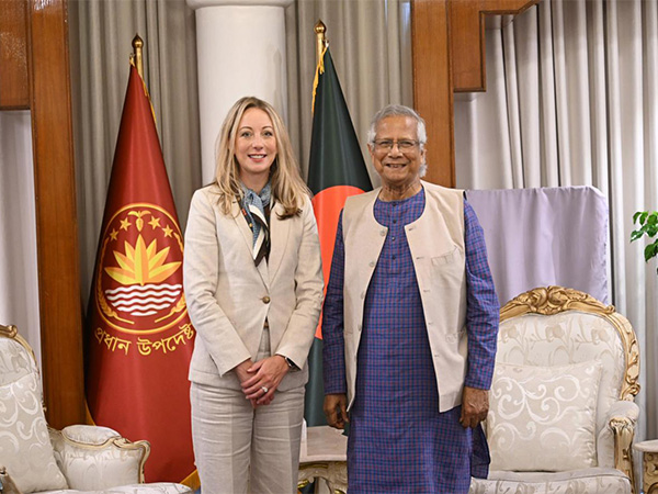 SpaceX Vice President Lauren Dreyer meets Chief Adviser Professor Muhammad Yunus in Dhaka to discuss Starlink launch and digital initiatives (Photo Credit: Bangladesh Chief Adviser's Press Wing)