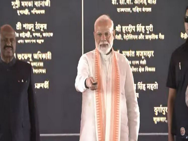 Prime Minister Narendra Modi inaugurates several projects (Photo/Youtube: Narendra Modi) 