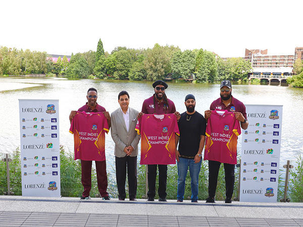 West-Indies Champions players with most expensive gold jersey (Photo: WCL)