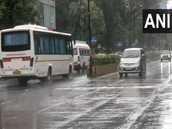 Light rain lashes parts of Mumbai (Photo/ANI)