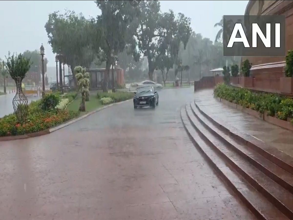 Delhi experiences fresh spell of rain (Photo/ANI)