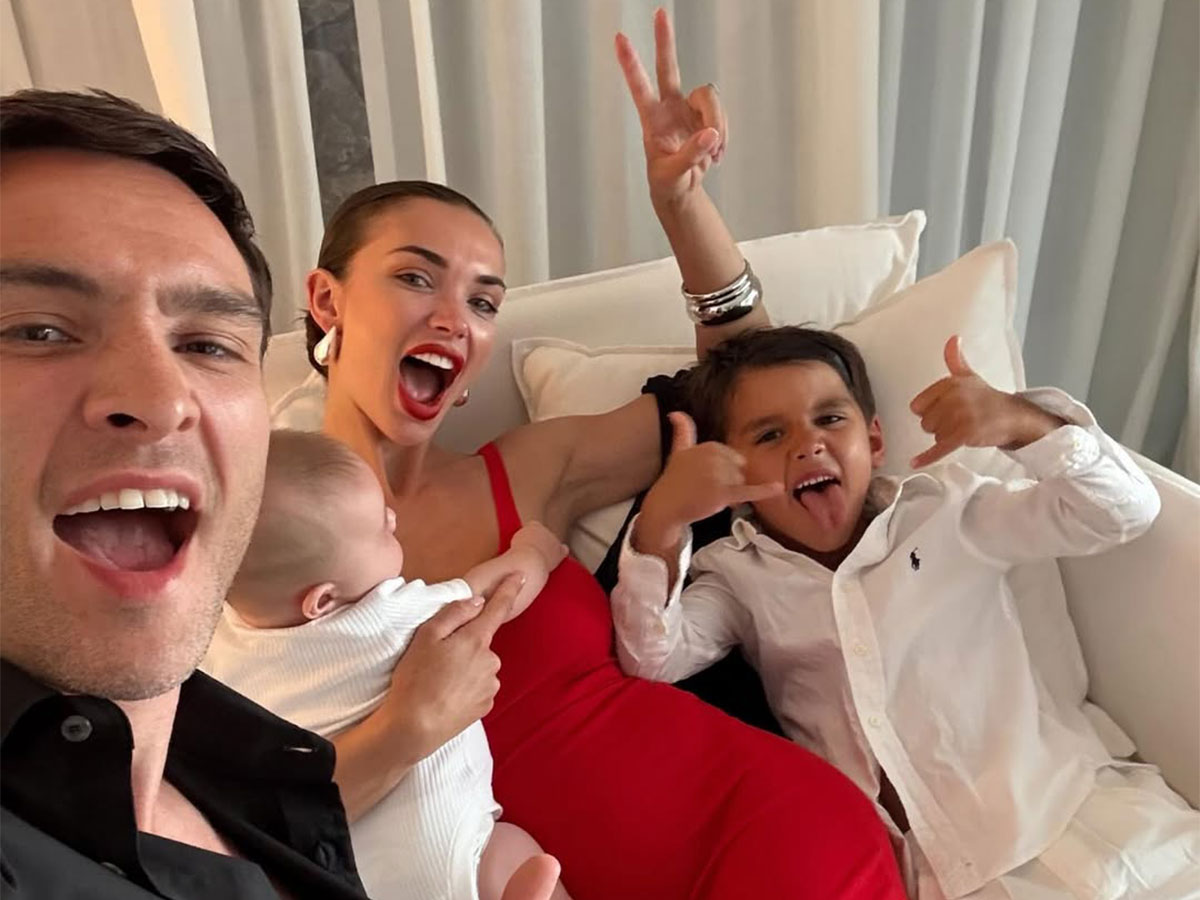 Amy Jackson and Ed Westwick with their children (Image source: Instagram/@iamamyjackson)