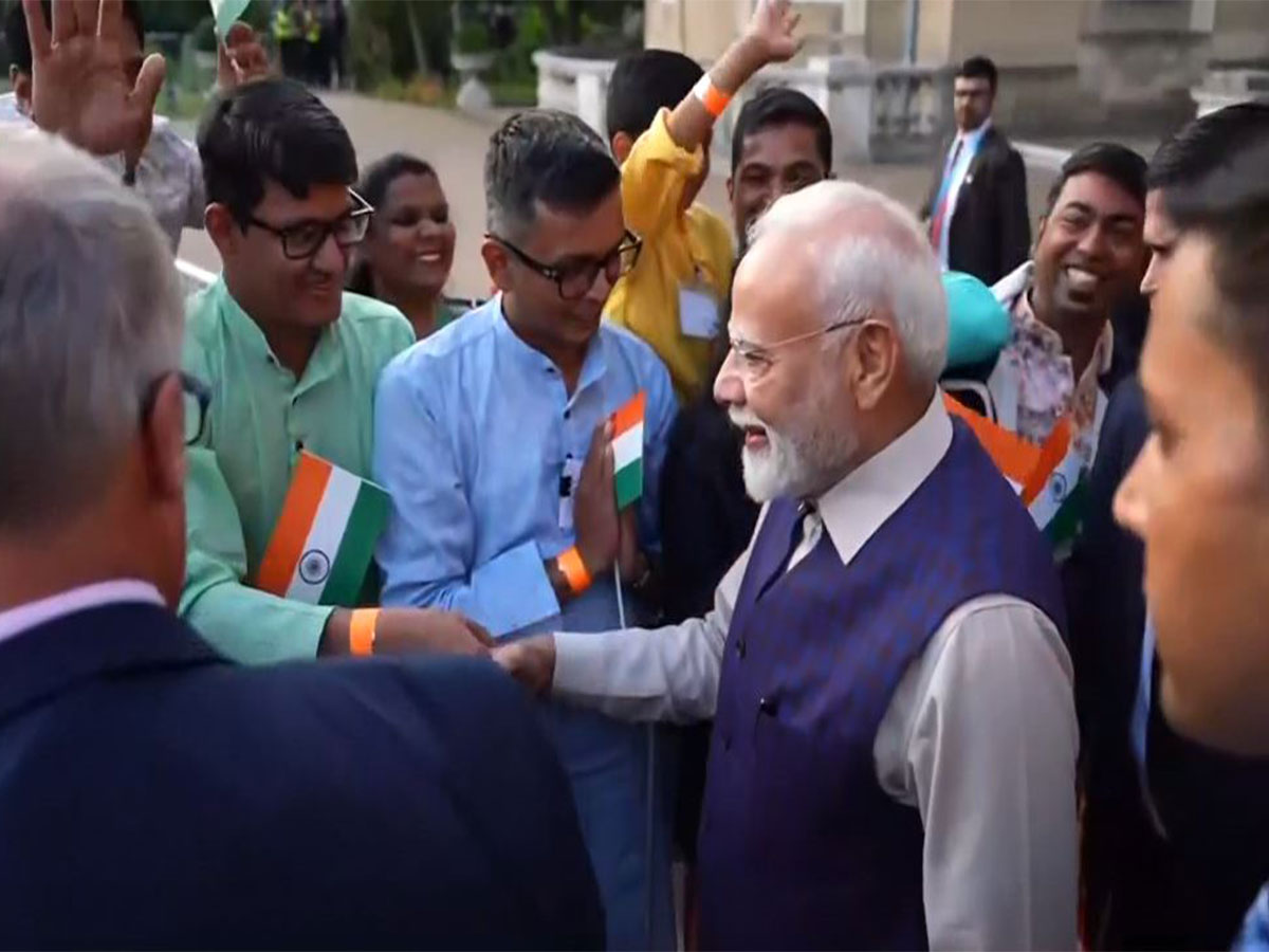 Prime Minister Narendra Modi was welcomed and greeted by the members of the Indian Diaspora in London (Photo/ANI)