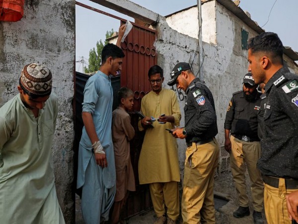 Afghan refugees in Pakistan face growing fears of deportation (Source: Reuters)