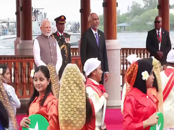 Children perform at the welcome of Prime Minister Narendra Modi in Republic Square (Image/ANI)
