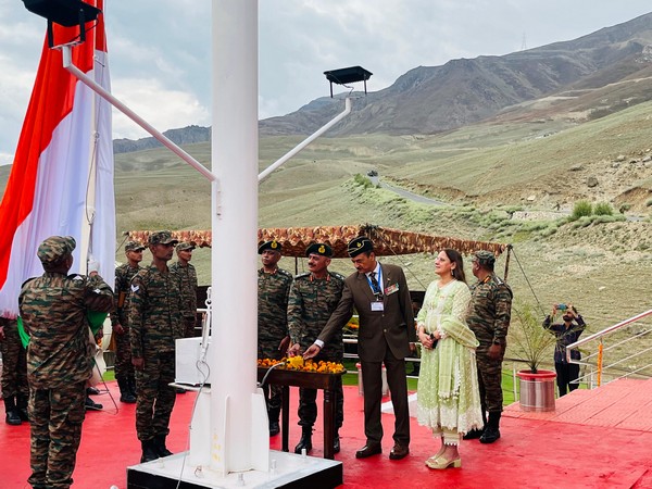 Indian Army hoists 72-feet high Tricolour in Drass (Photo/ANI)