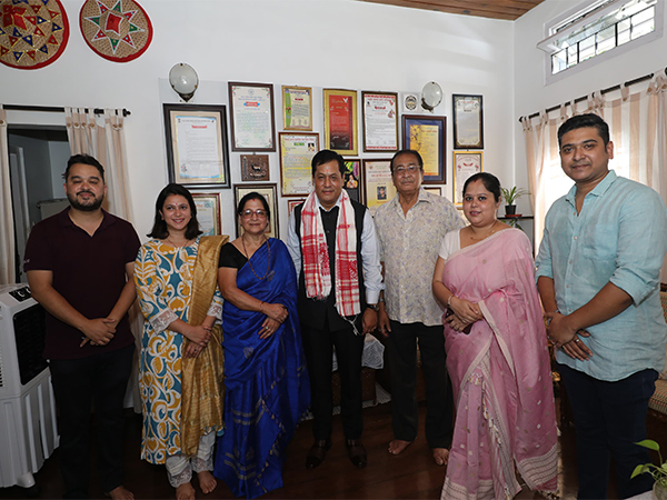 Union Minister Sarbananda Sonowal visits Dr Bhupen Hazarika's residence (Photo/ANI)
