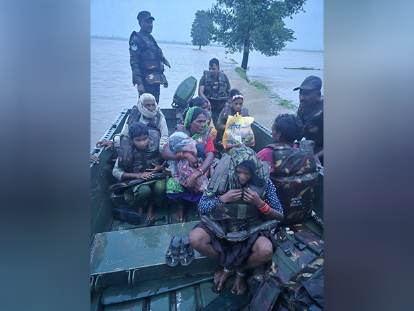 Indian Army rescues civilians in flood-hit MP (Photo/Indian Army)