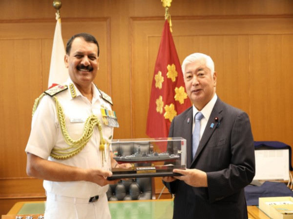 Navy Chief Admiral Dinesh K Tripathi and Defence Minister General Nakatani (Photo/X@indiannavy)