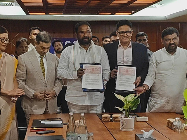Former Indian cricketer Anil Kumble with other memembers (Photo: SATG)