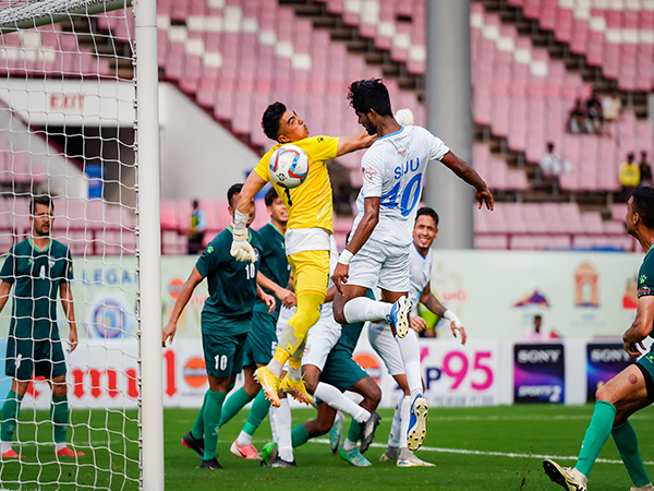 1 Ladakh FC in action against Tribhuvan Army FC during Durand Cup (Image: Durand Cup)