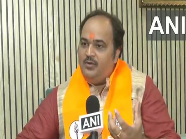  Shiv Sena (Uddhav Thackeray) leader Anand Dubey (Photo/ANI)