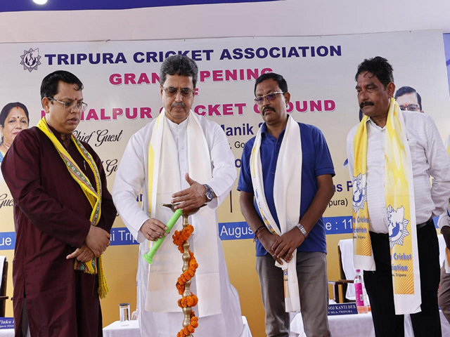 Tripura CM Manik Saha with other leaders (Photo/ANI) 