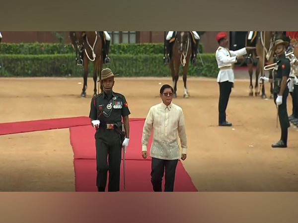 Philippine President accords ceremonial welcome at Rashtrapati Bhawan (Photo/DD News)