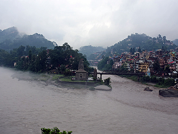 A general view of flooded river Beas during the monsoon rain in Mandi. (Photo/ANI)