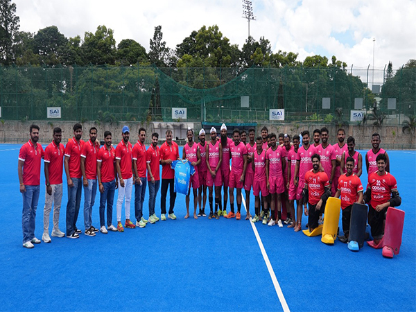 Gujarat Giants and Indian Men's Hockey team. (Photo: Adani Sportsline)