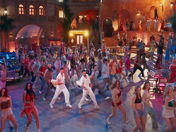 Hrithik Roshan,, Jr NTR in Janaab-e-Aali song (Photo: Instagram/@YRF)