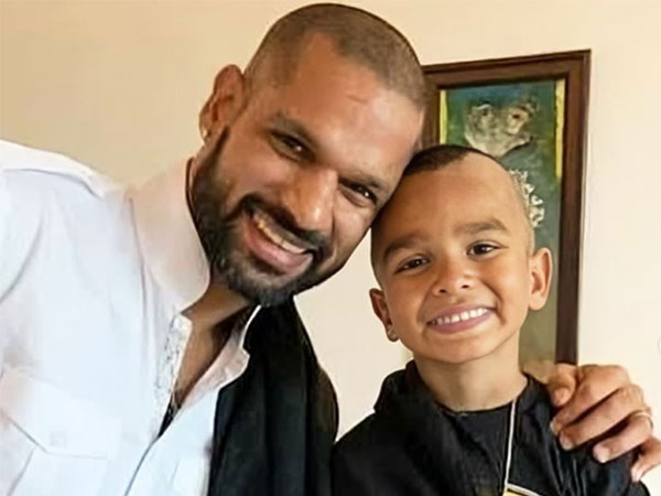 Shikhar Dhawan and his son Zoraver (Photo: Instagram/shikhardofficial )
