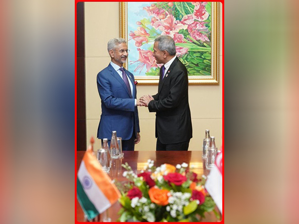 External Affairs Minister S Jaishankar, Singapore's Minister of Foreign Affairs Vivian Bala (Image Credit: X/@DrSJaishankar)