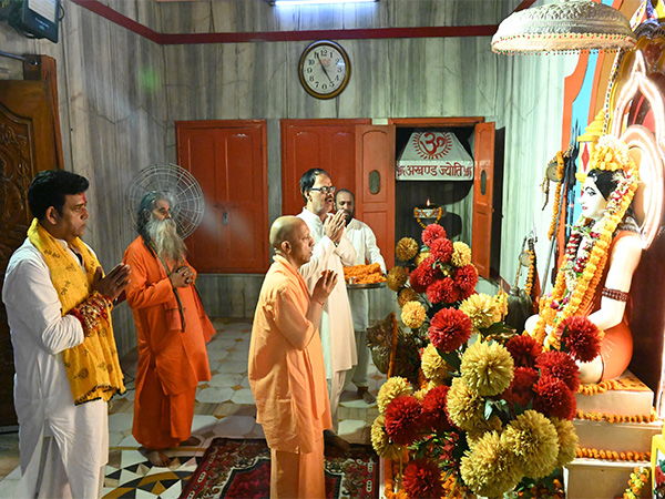 UP CM Yogi Adityanath at Gorakhnath temple (Photo/X@RaviKishan)