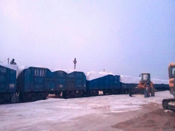 First industrial salt-loaded rake from Sanosara to Dahej (Photo/@AshwiniVaishnaw)