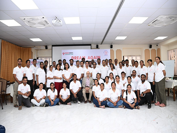 School and students after 'Dream Again' Workshop (Photo: Dream Sports Foudation)