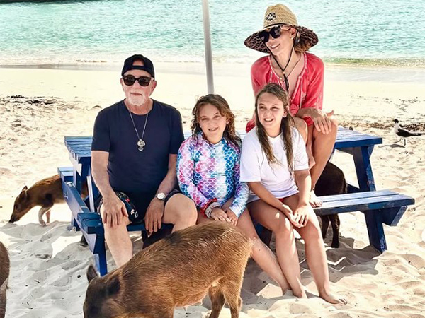 Billy Joel and his family(Image source: Instagram/ @billyjoel)