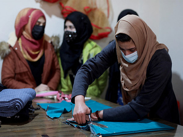 Girls participate in a UNICEF-supported vocational training program in Herat, Afghanistan (Photo/Reuters)