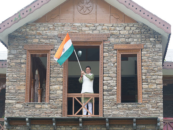 Uttarakhand CM hoists tricolor under 'Har Ghar Tiranga' campaign (Photo/CMO)