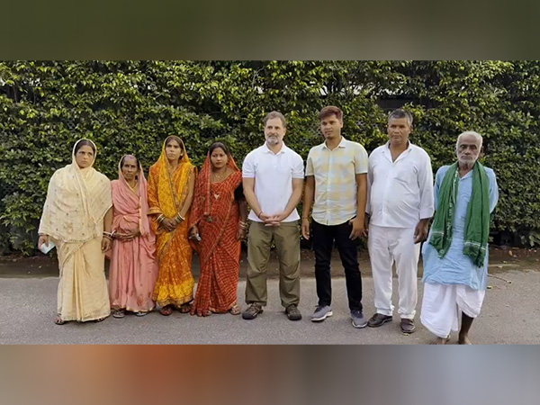 Congress MP Rahul Gandhi meets "dead" voters from Bihar (Photo/X@RahulGandhi)
