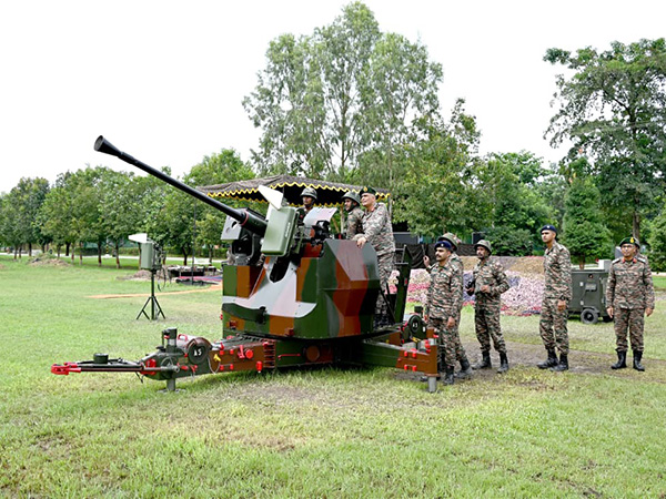 Lt Gen Sumer Ivan D'Cunha visits Misa camp (Photo Credit: X/@easterncomd)