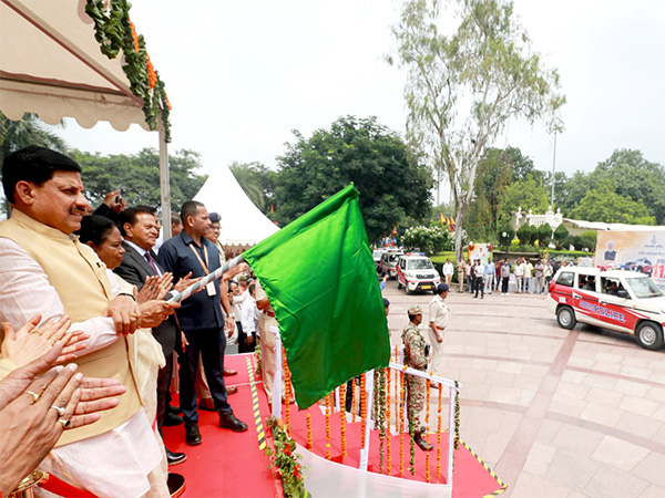 MP CM Mohan Yadav flagging off the vehicle (Photo/DPR)