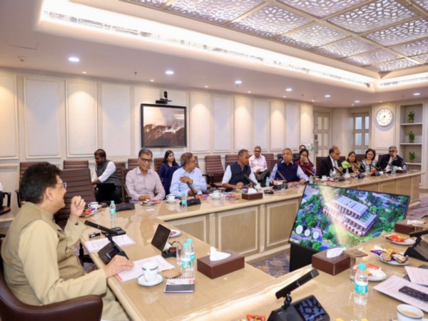 Union Minister Piyush Goyal with pharma sector representatives (Photo/@PiyushGoyal/X)