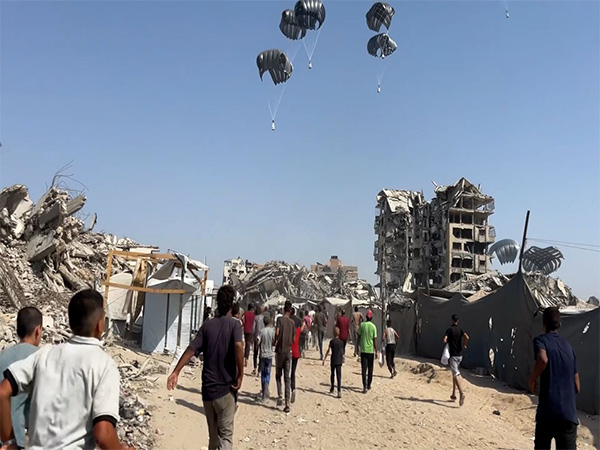 UAE carried out 72nd airdrop of aid over Gaza Strip (Photo/WAM)